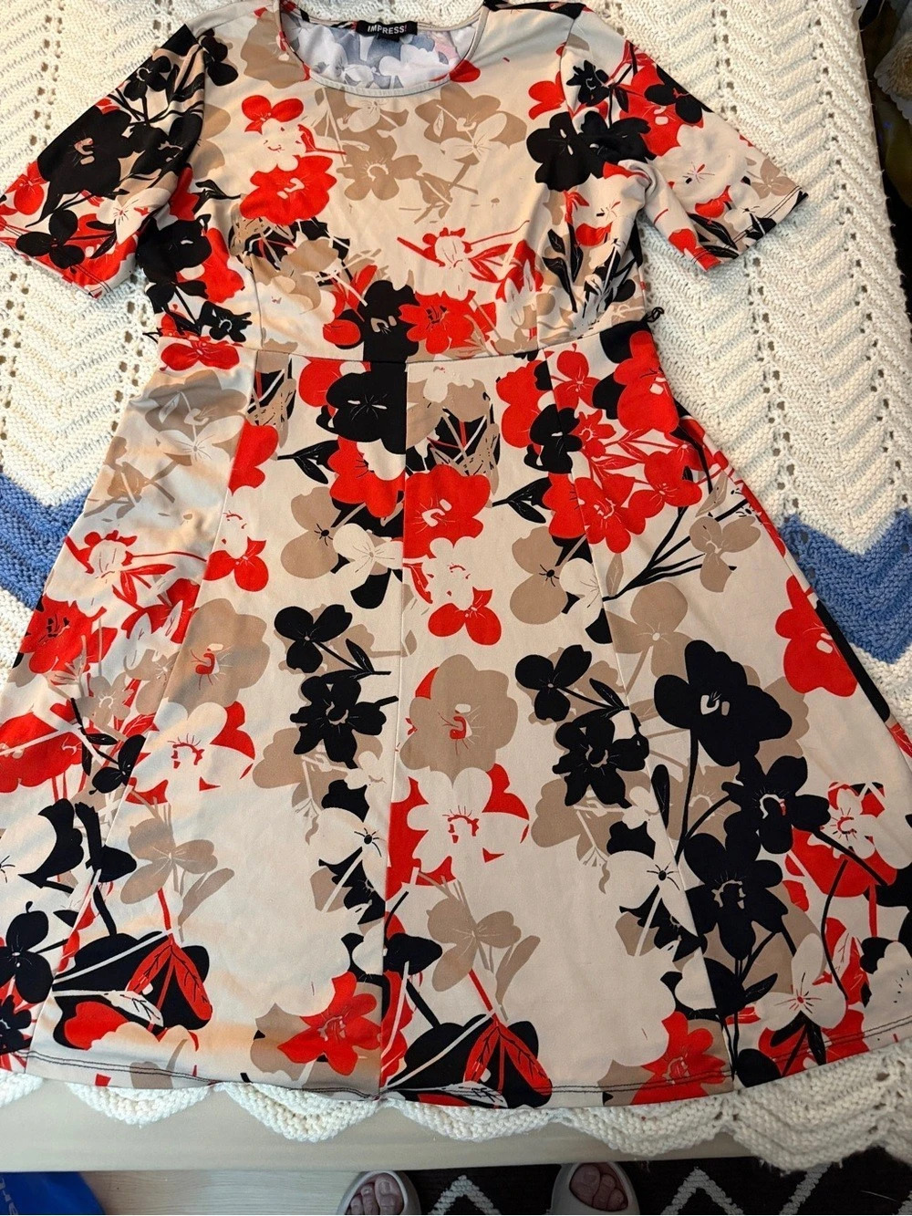 Impress Floral Mini Dress in Red & Black Size Medium